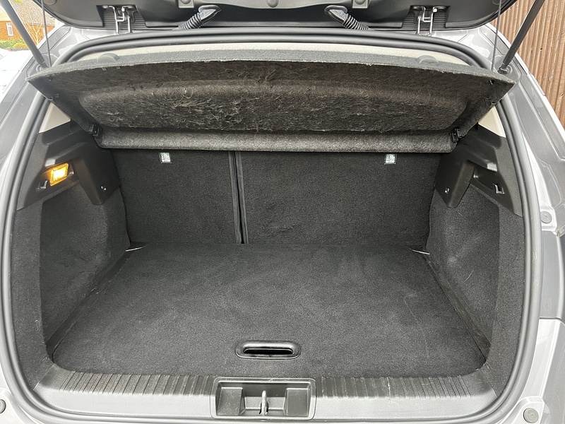 Renault Captur TCe Iconic - U267