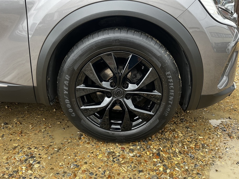 Renault Captur TCe Iconic - U267