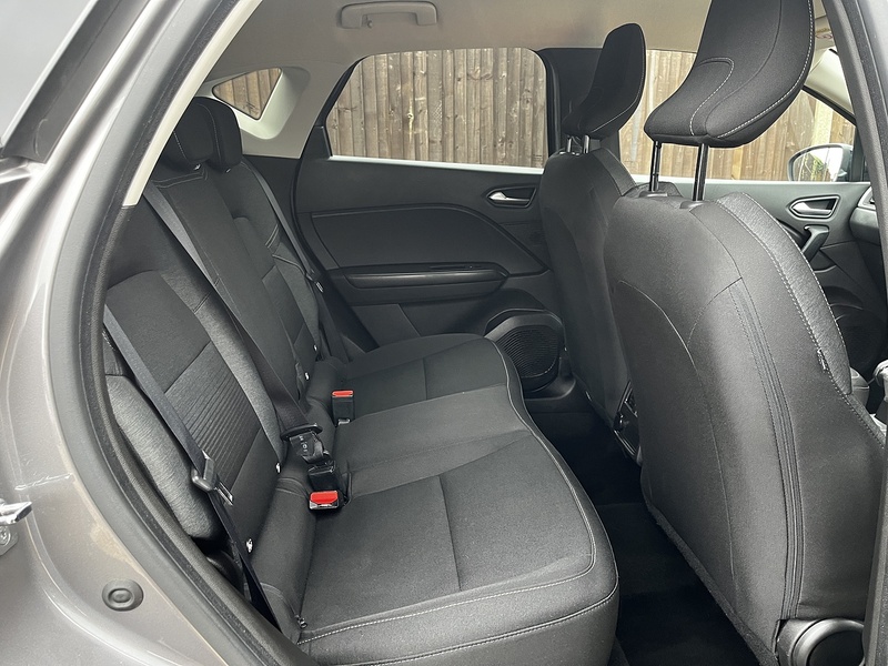 Renault Captur TCe Iconic - U267