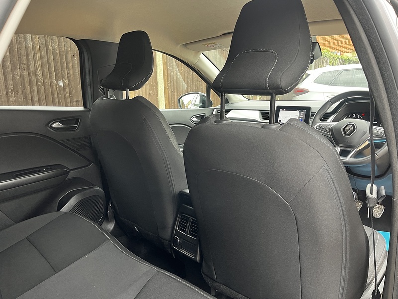 Renault Captur TCe Iconic - U267