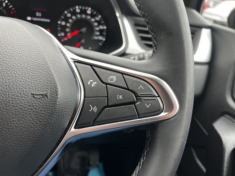 Renault Captur TCe Iconic - U267