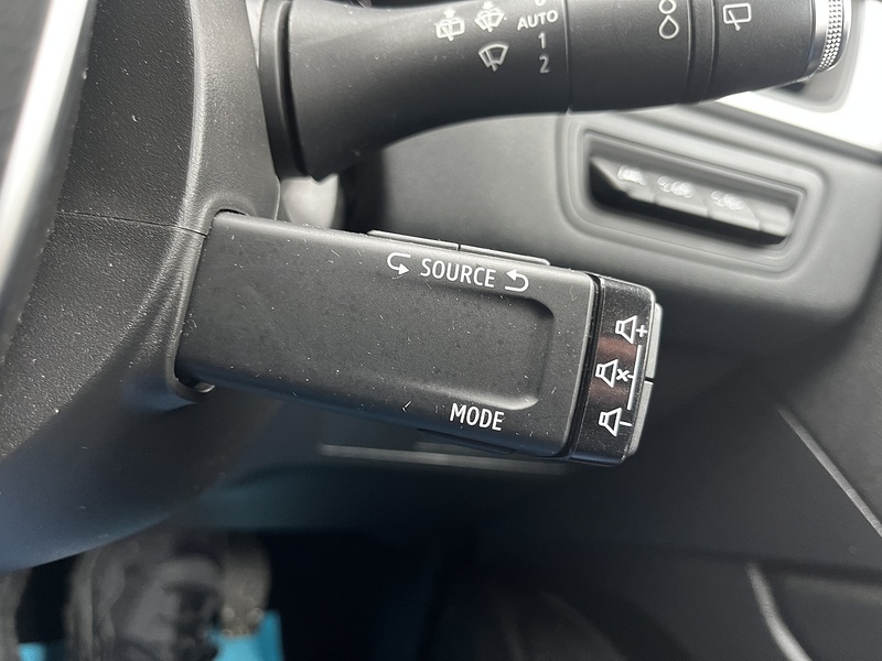 Renault Captur TCe Iconic - U267