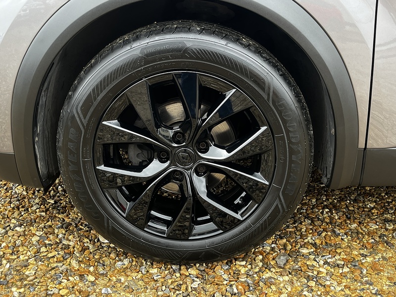 Renault Captur TCe Iconic - U267