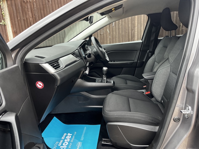 Renault Captur TCe Iconic - U267