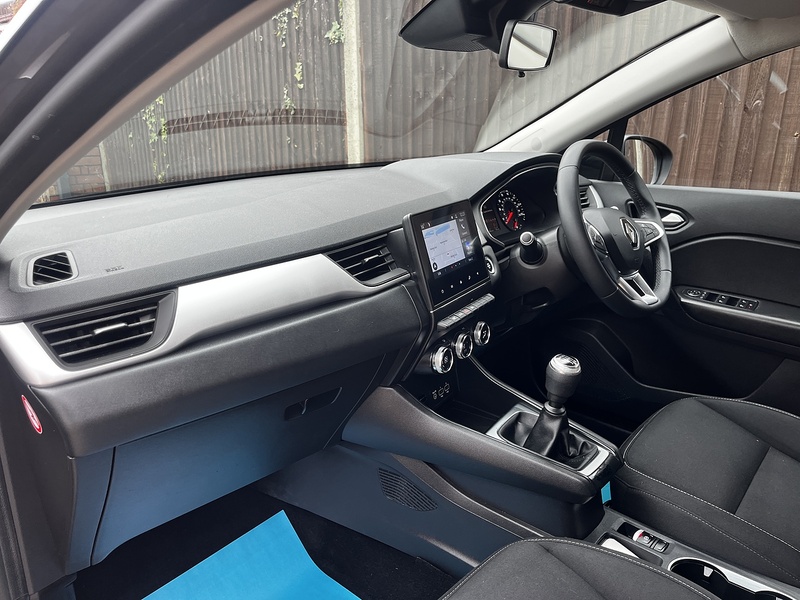 Renault Captur TCe Iconic - U267