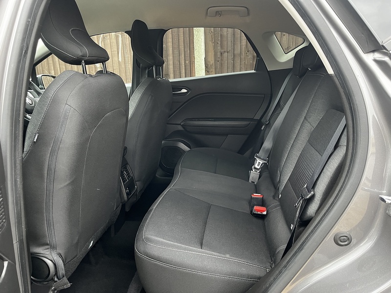 Renault Captur TCe Iconic - U267