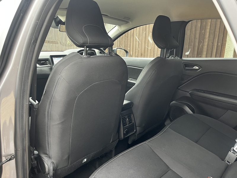 Renault Captur TCe Iconic - U267