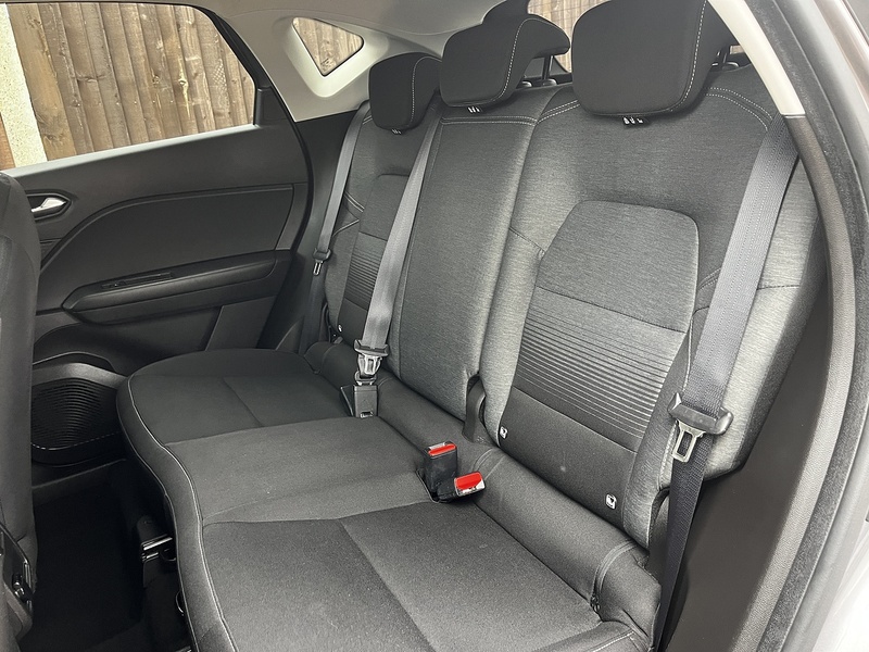 Renault Captur TCe Iconic - U267