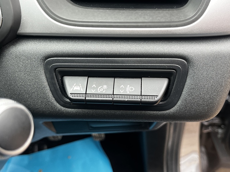 Renault Captur TCe Iconic - U267