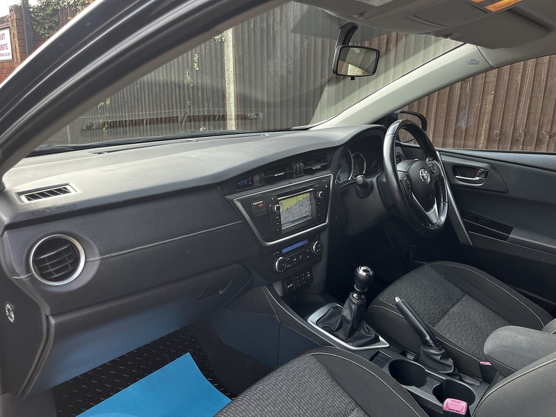 Toyota Auris V-Matic Icon+ - U272