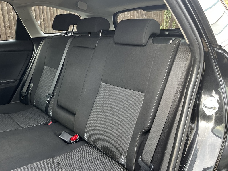 Toyota Auris V-Matic Icon+ - U272