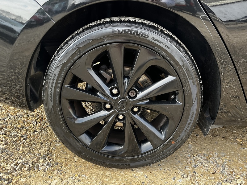 Toyota Auris V-Matic Icon+ - U272