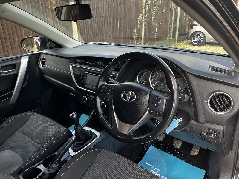 Toyota Auris V-Matic Icon+ - U272