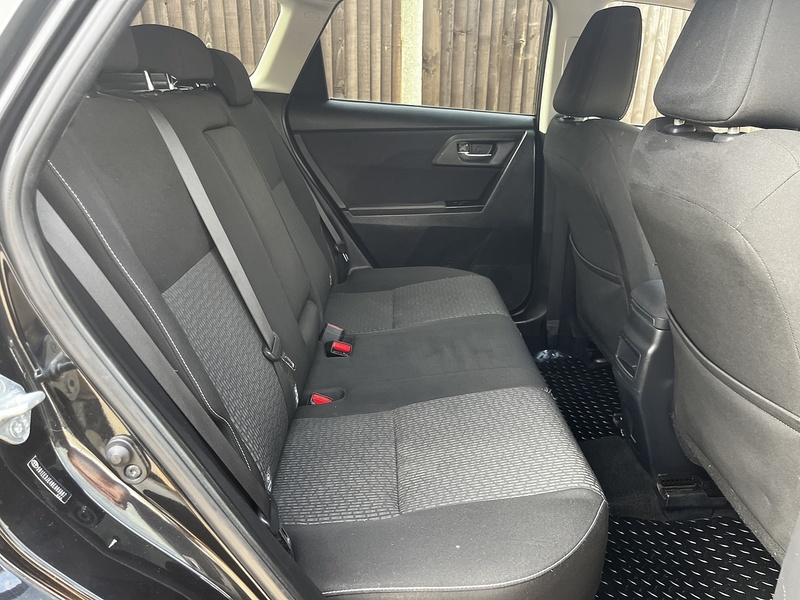 Toyota Auris V-Matic Icon+ - U272