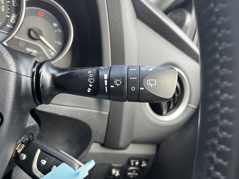 Toyota Auris V-Matic Icon+ - U272