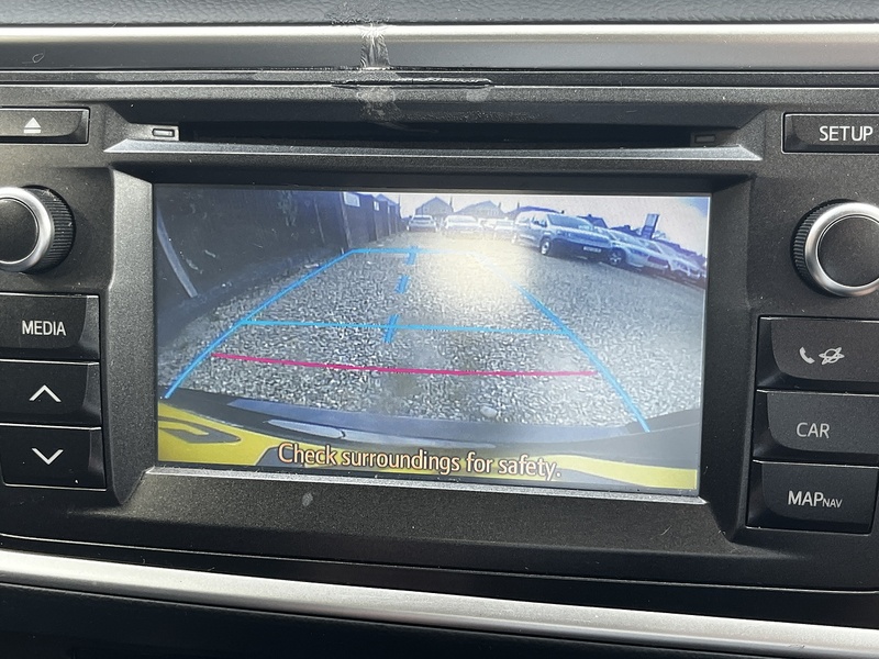 Toyota Auris V-Matic Icon+ - U272