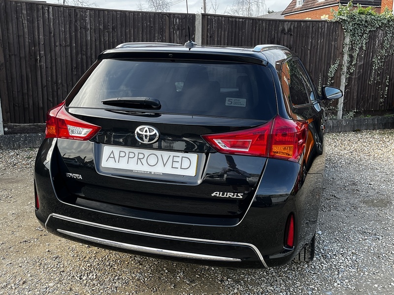 Toyota Auris V-Matic Icon+ - U272