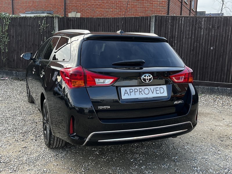 Toyota Auris V-Matic Icon+ - U272