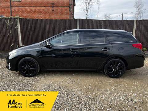 Toyota Auris 1.33 Dual VVT-i Icon Hatchback 5dr Petrol Manual Euro 5 Euro 5 (99 ps)