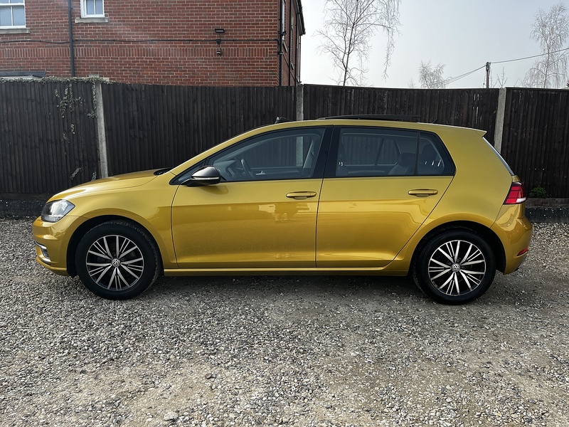 Volkswagen Golf TSI BlueMotion Tech SE - U277