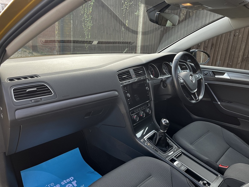 Volkswagen Golf TSI BlueMotion Tech SE - U277