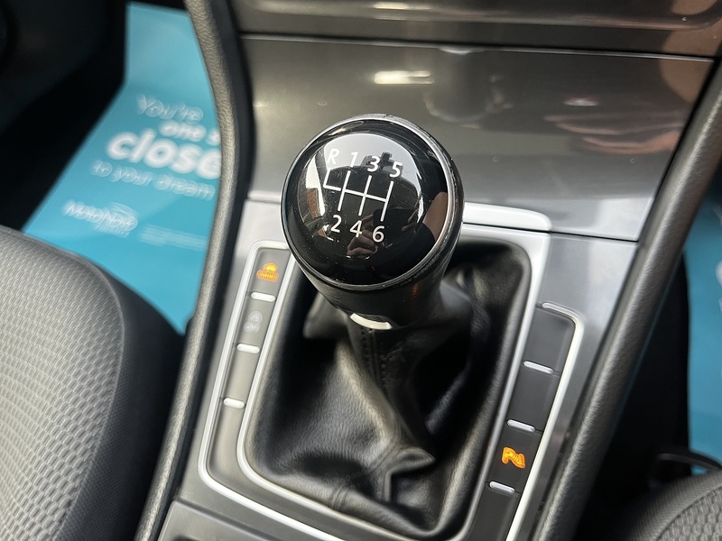 Volkswagen Golf TSI BlueMotion Tech SE - U277