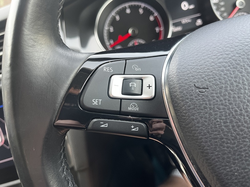 Volkswagen Golf TSI BlueMotion Tech SE - U277