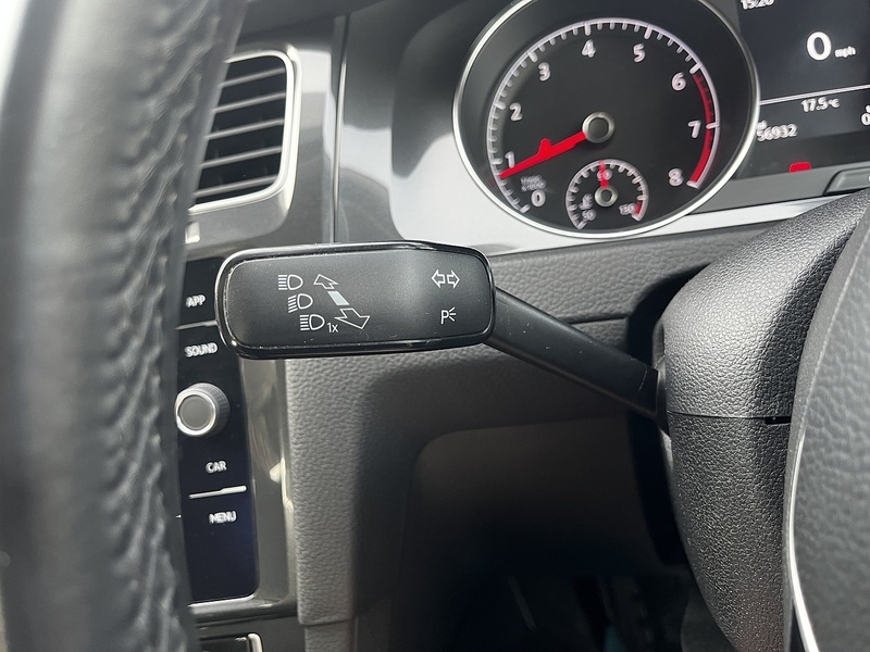 Volkswagen Golf TSI BlueMotion Tech SE - U277