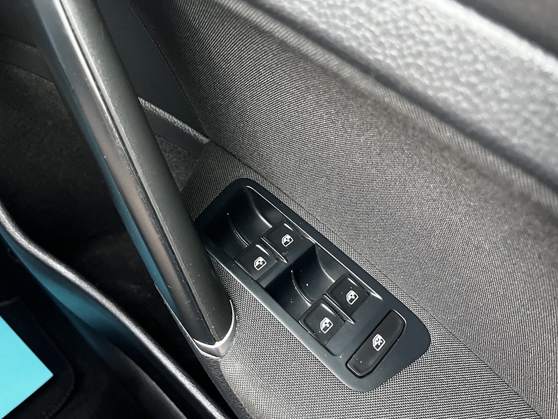 Volkswagen Golf TSI BlueMotion Tech SE - U277