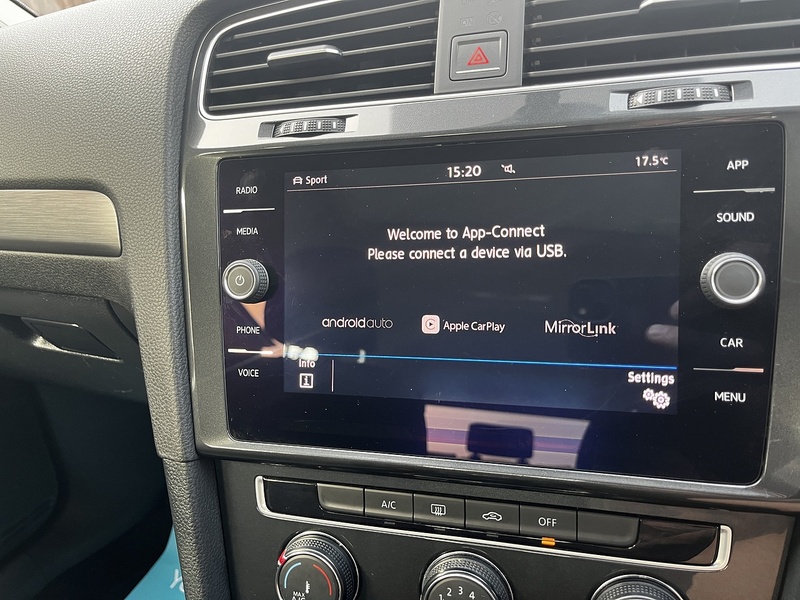 Volkswagen Golf TSI BlueMotion Tech SE - U277