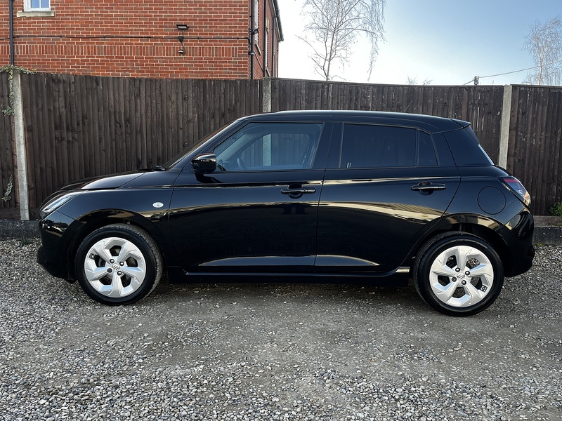 Suzuki Swift MHEV Motion - U294
