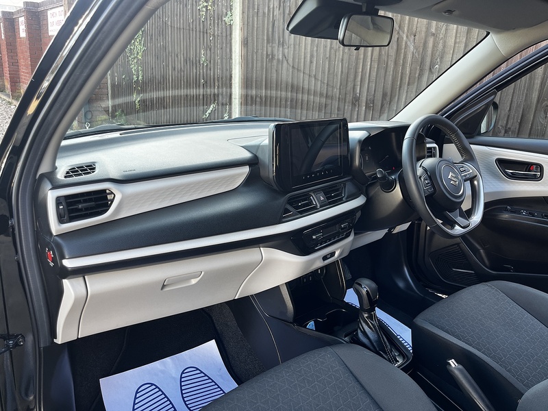 Suzuki Swift MHEV Motion - U294