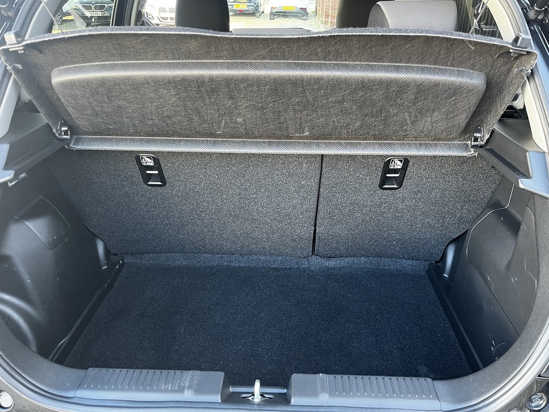 Suzuki Swift MHEV Motion - U294