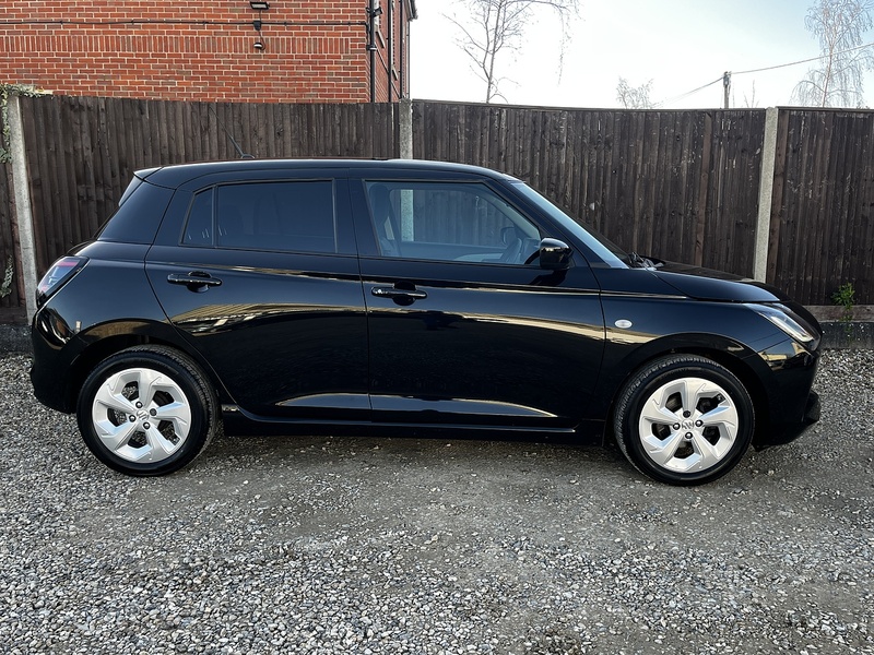 Suzuki Swift MHEV Motion - U294