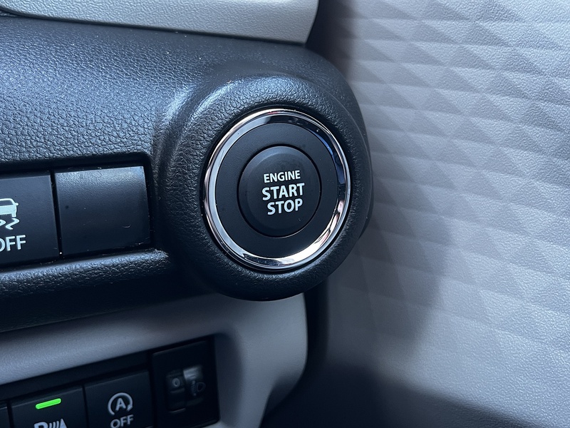 Suzuki Swift MHEV Motion - U294