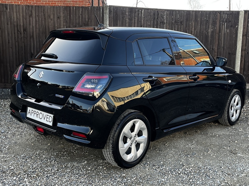 Suzuki Swift MHEV Motion - U294