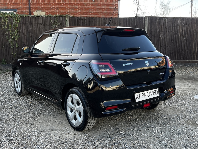 Suzuki Swift MHEV Motion - U294
