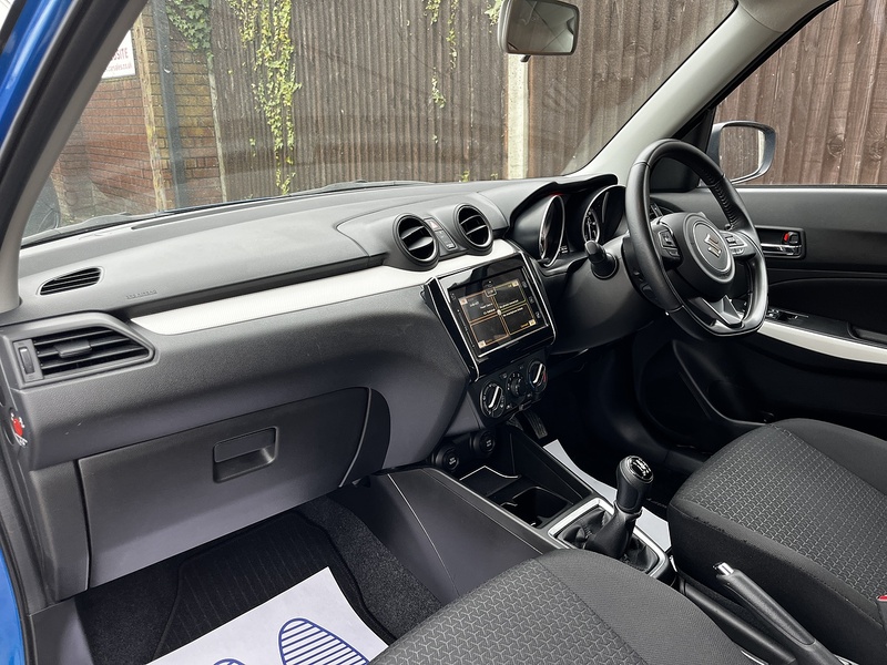 Suzuki Swift Dualjet MHEV SZ-L - U295