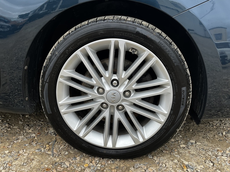 Kia Carens CRDi 3 - U297