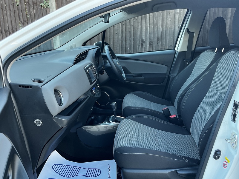 Toyota Yaris VVT-h Icon - U298