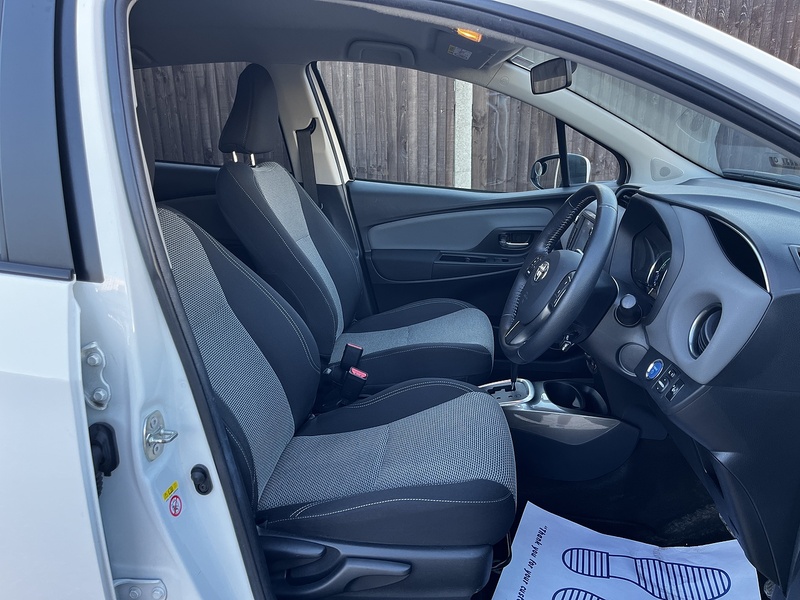 Toyota Yaris VVT-h Icon - U298