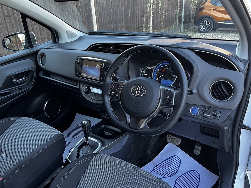 Toyota Yaris VVT-h Icon - U298