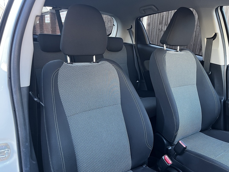Toyota Yaris VVT-h Icon - U298