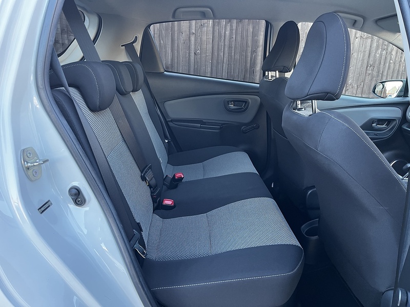 Toyota Yaris VVT-h Icon - U298