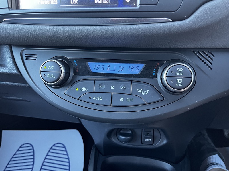 Toyota Yaris VVT-h Icon - U298