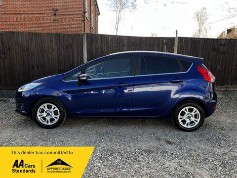 Ford Fiesta 64kWh Premium SE SUV 5dr Electric Auto (204 ps)