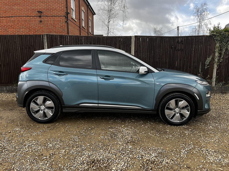 Hyundai KONA Premium SE - U306