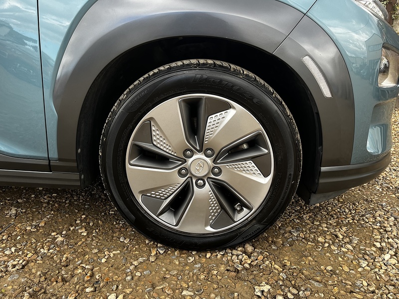 Hyundai KONA Premium SE - U306