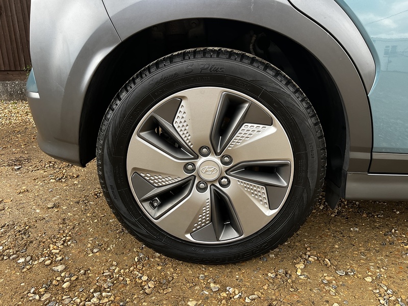 Hyundai KONA Premium SE - U306