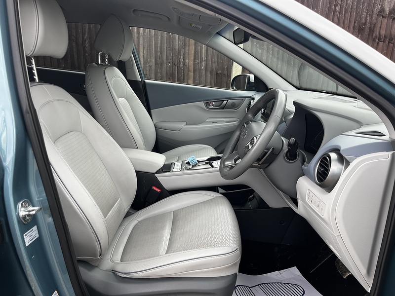 Hyundai KONA Premium SE - U306